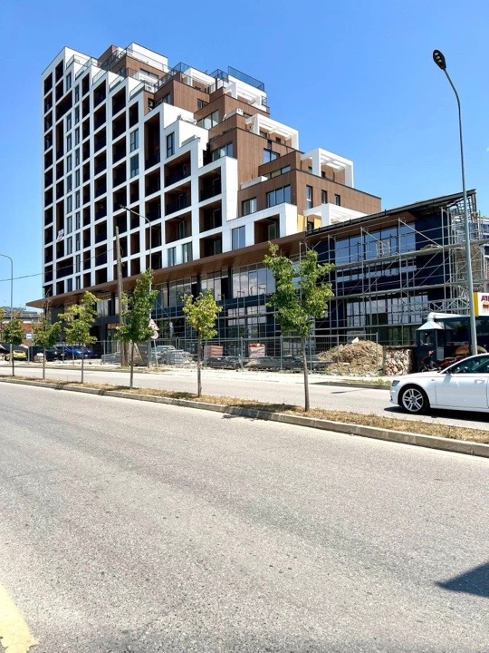 shitet LOKAL EKSKLUZIV në QENDËR(Koral & Partners)